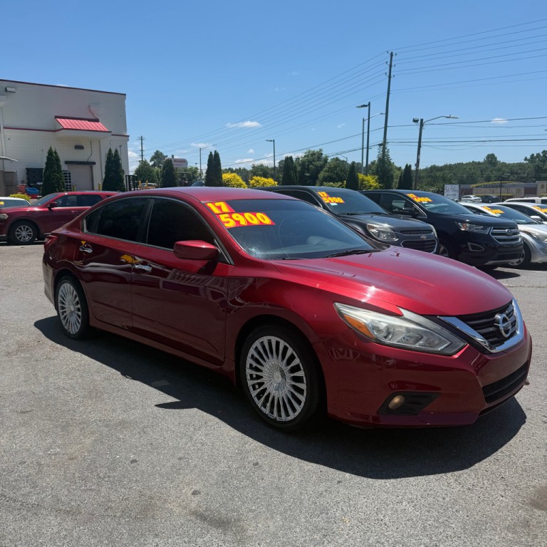 2017 Nissan Altima Image 2
