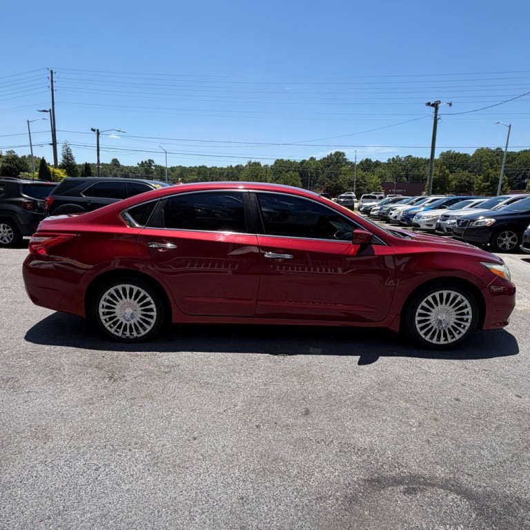 2017 Nissan Altima Image 4