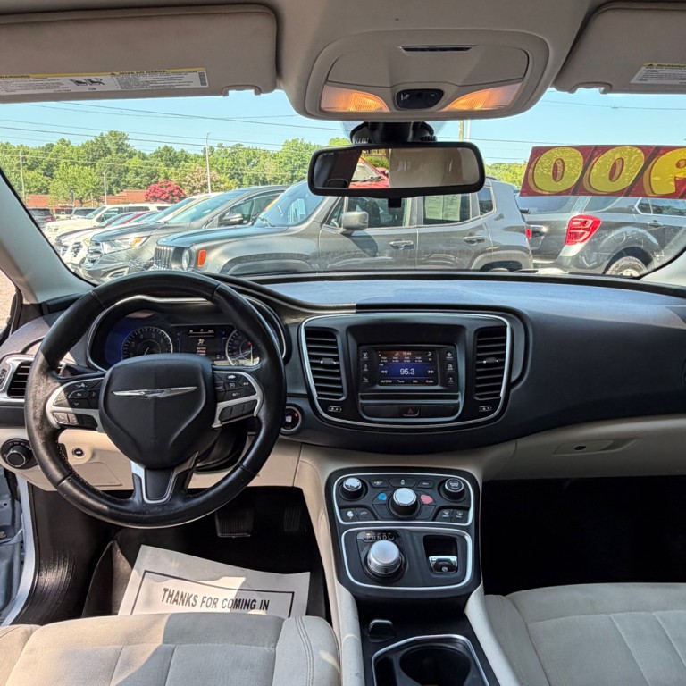 2015 Chrysler 200 Image 7
