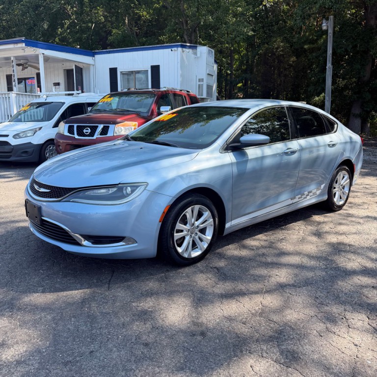 2015 Chrysler 200 Image 12