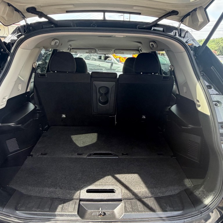 2016 Nissan Rogue Image 12