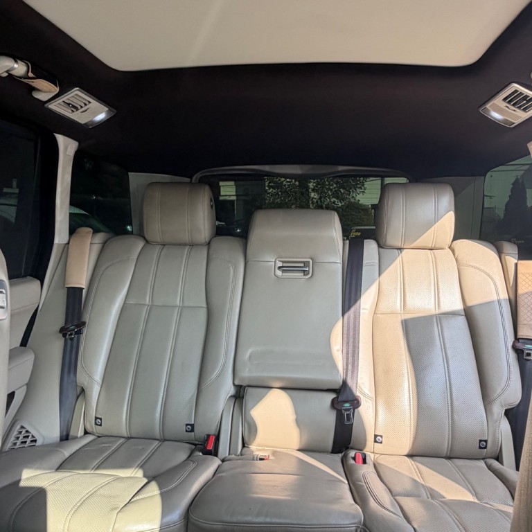 2014 Land Rover Range Rover Image 11