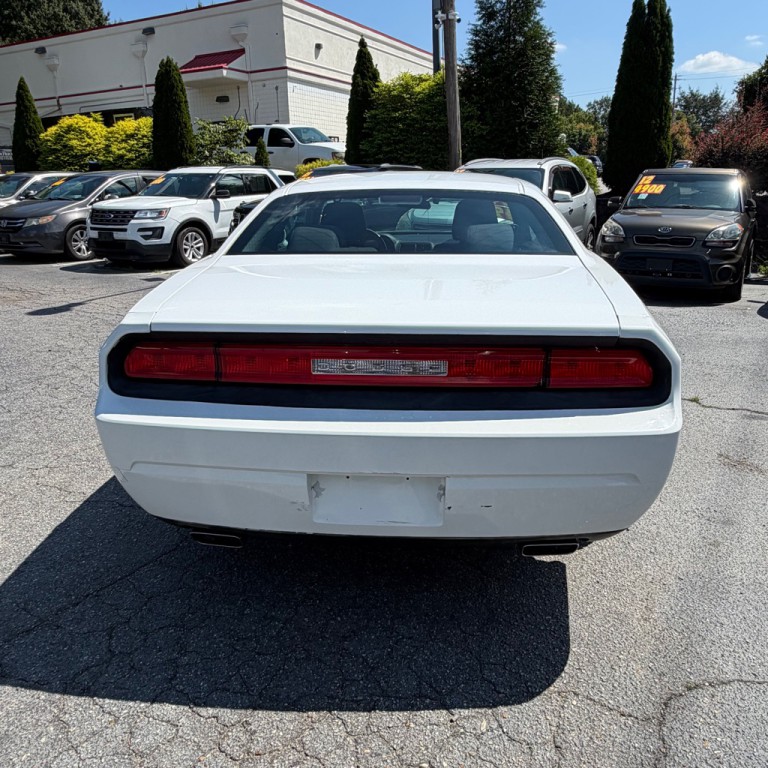 2014 Dodge Challenger Image 13