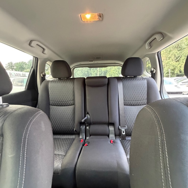 2018 Nissan Rogue Image 9