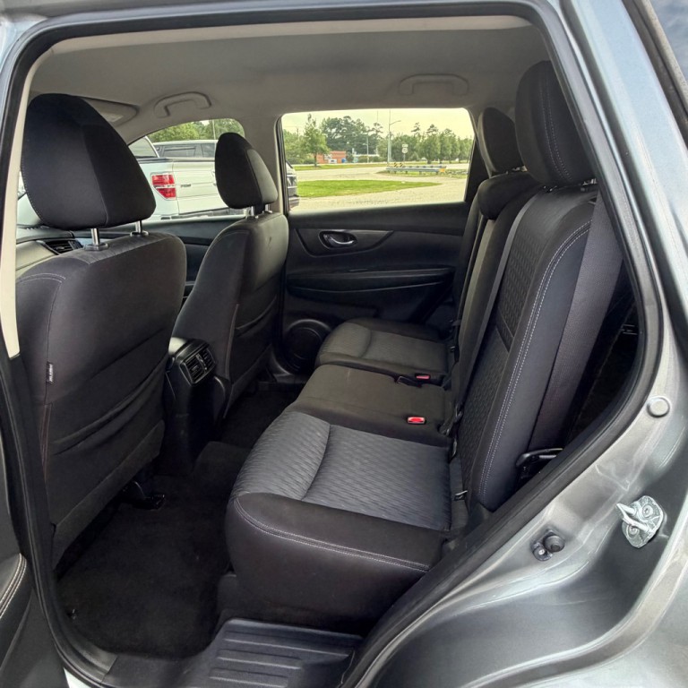 2018 Nissan Rogue Image 10