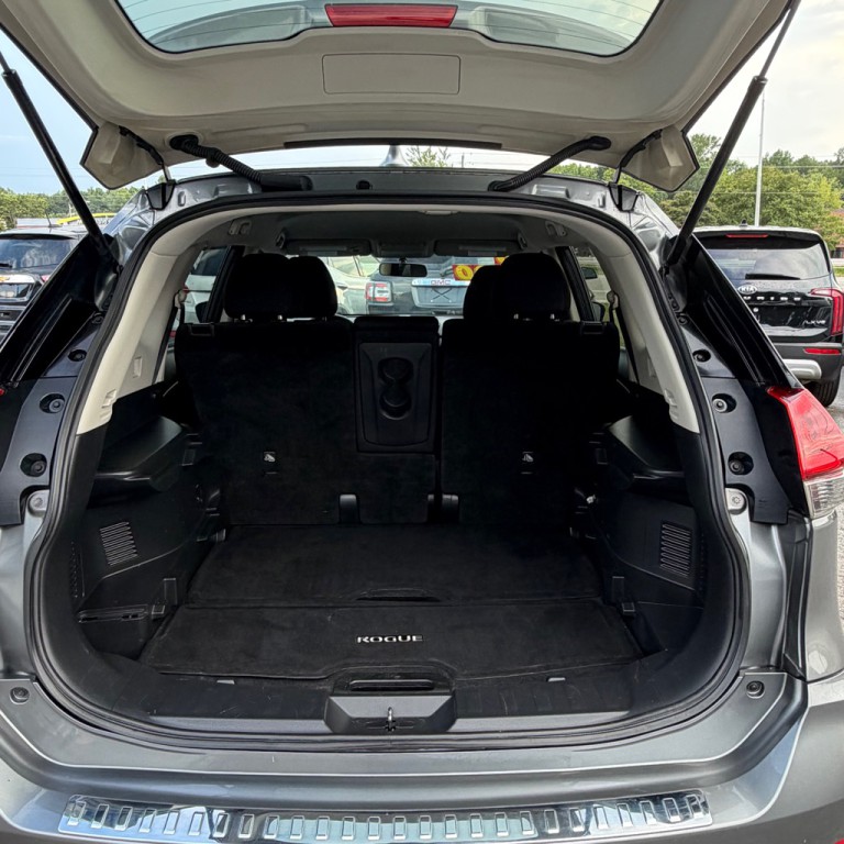 2018 Nissan Rogue Image 12