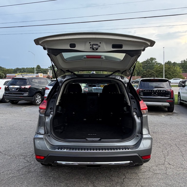 2018 Nissan Rogue Image 13