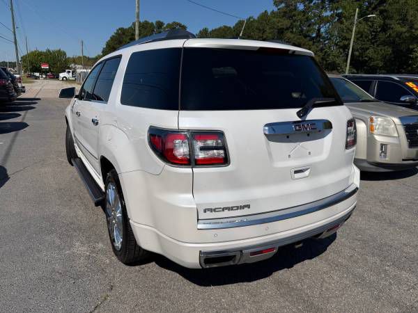 2016 GMC Acadia Image 4