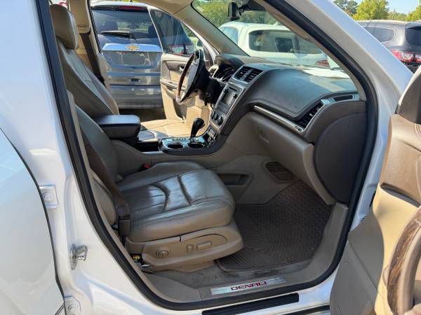 2016 GMC Acadia Image 14