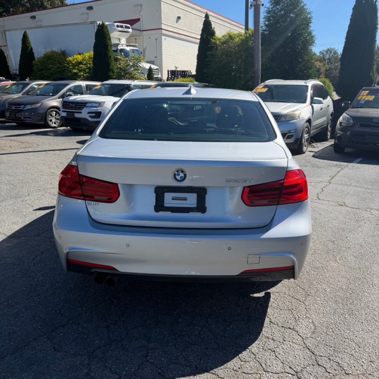 2016 BMW 3 Series Image 15