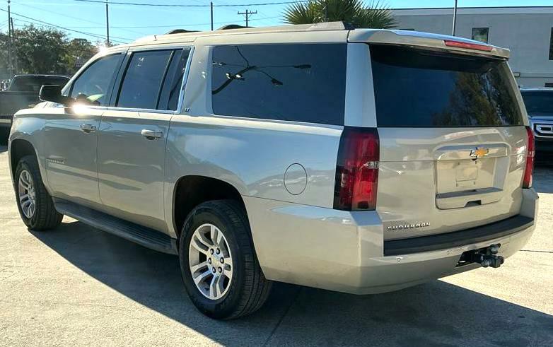 2015 Chevrolet Suburban Image 2