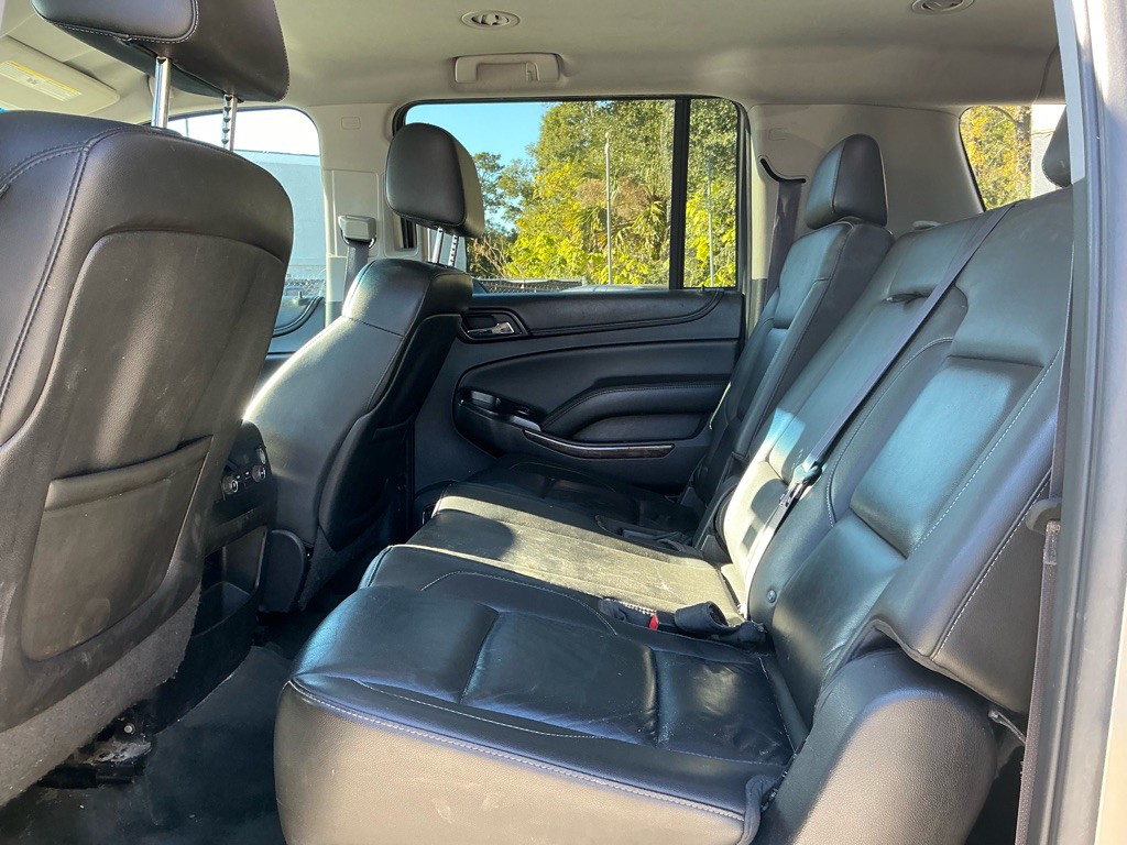 2015 Chevrolet Suburban Image 10