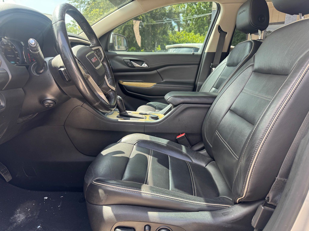 2019 GMC Acadia Image 8