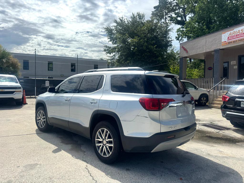 2017 GMC Acadia Image 2