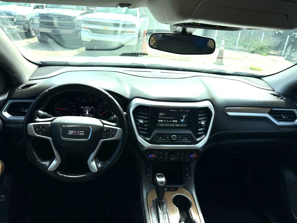 2017 GMC Acadia Image 10
