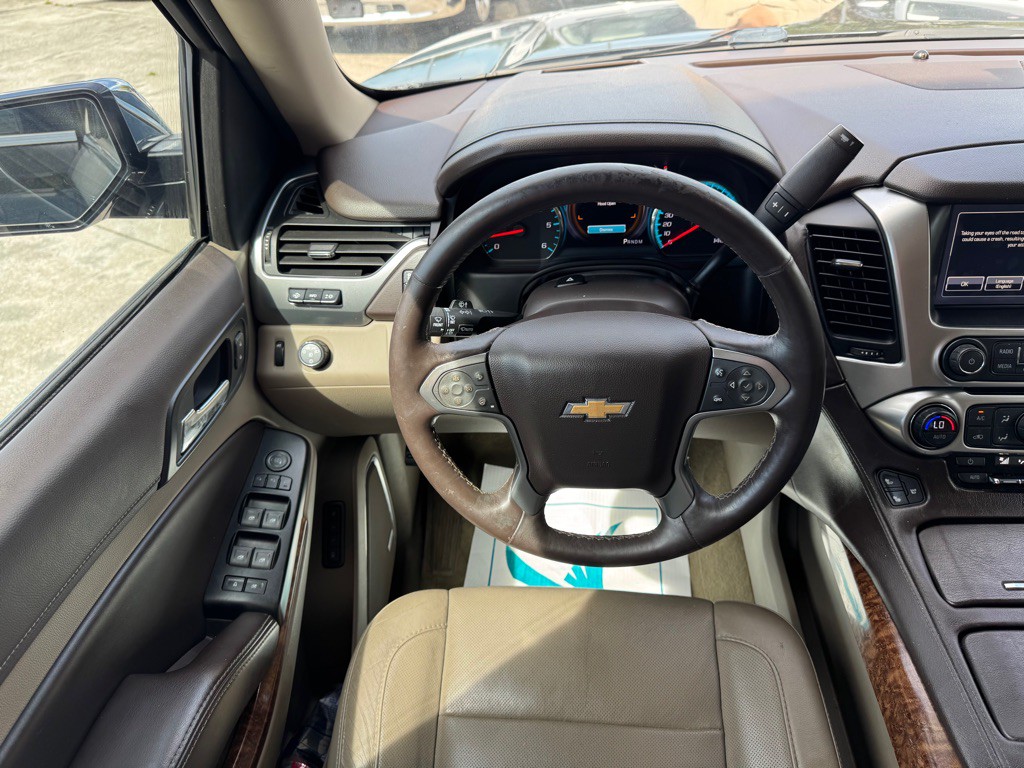 2016 Chevrolet Suburban Image 12