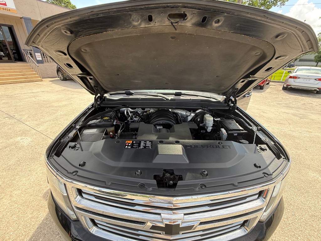 2016 Chevrolet Suburban Image 16
