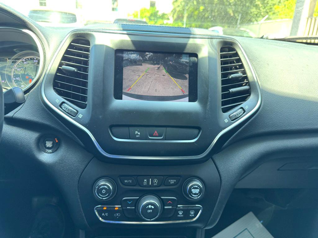 2019 Jeep Cherokee Image 6