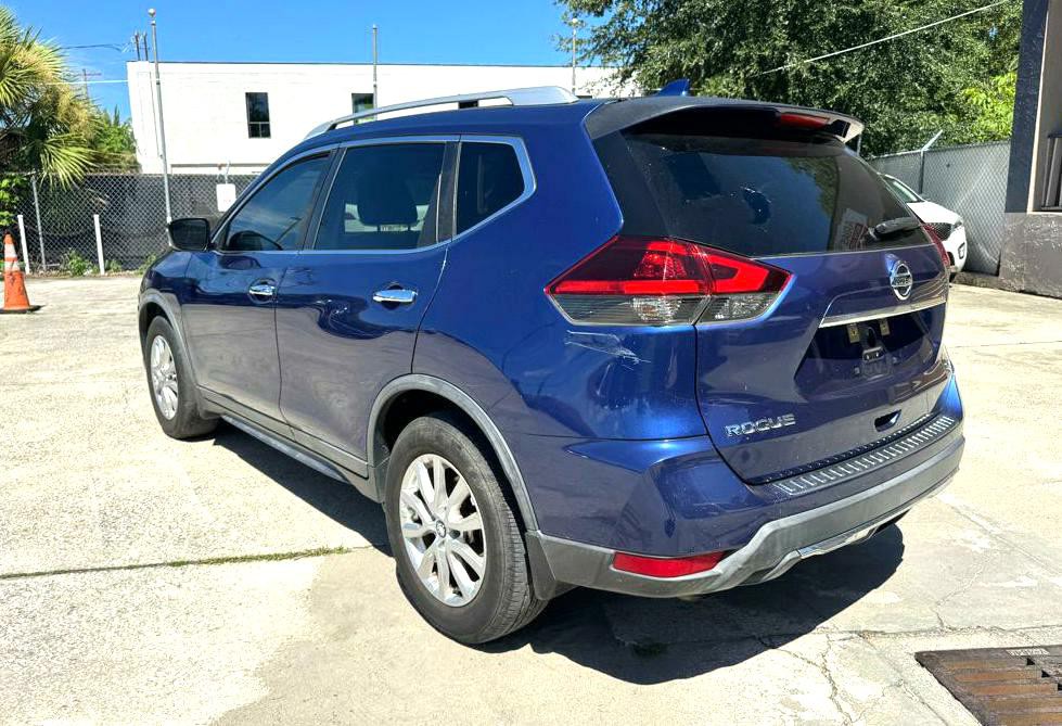2018 Nissan Rogue Image 2
