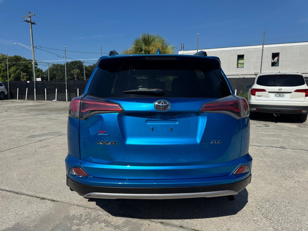2017 Toyota Rav4 Image 3
