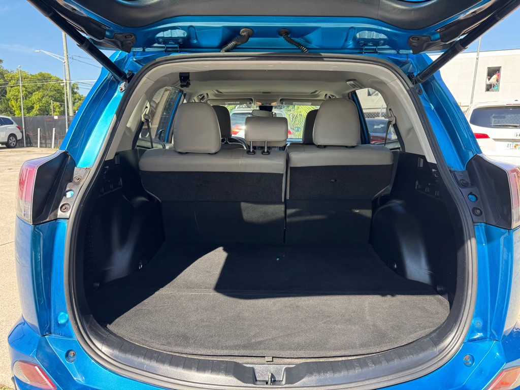 2017 Toyota Rav4 Image 13