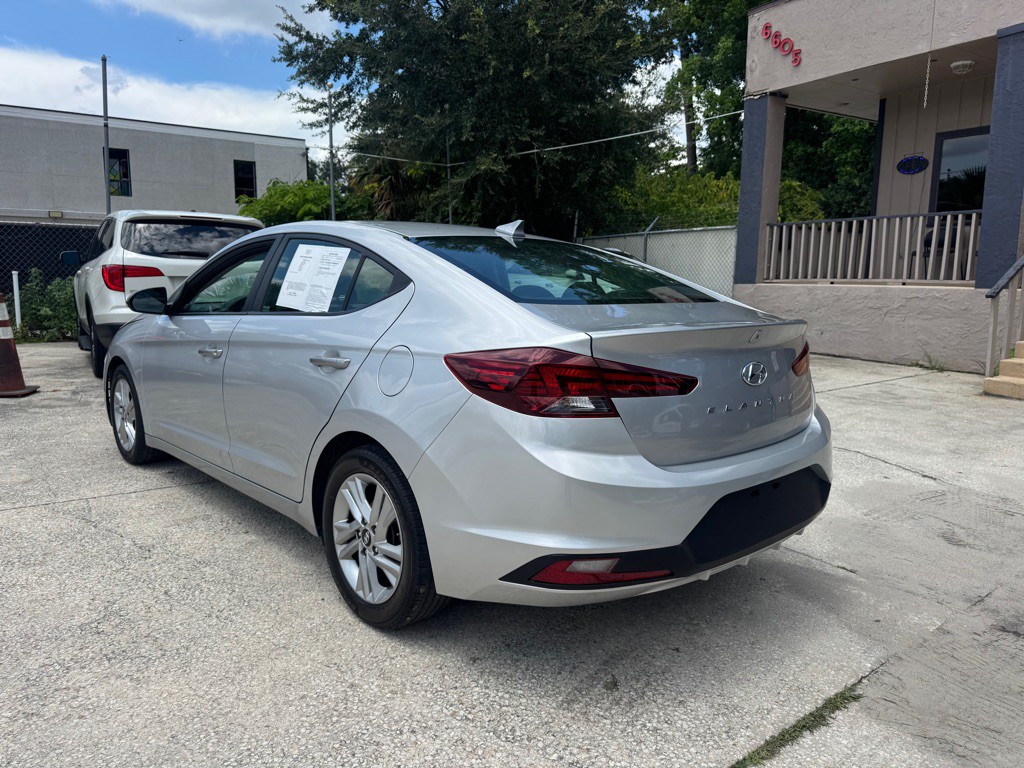 2020 Hyundai Elantra Image 2
