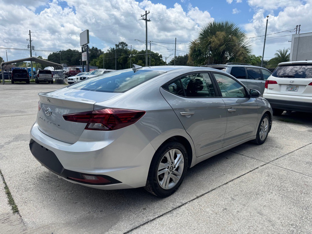 2020 Hyundai Elantra Image 4
