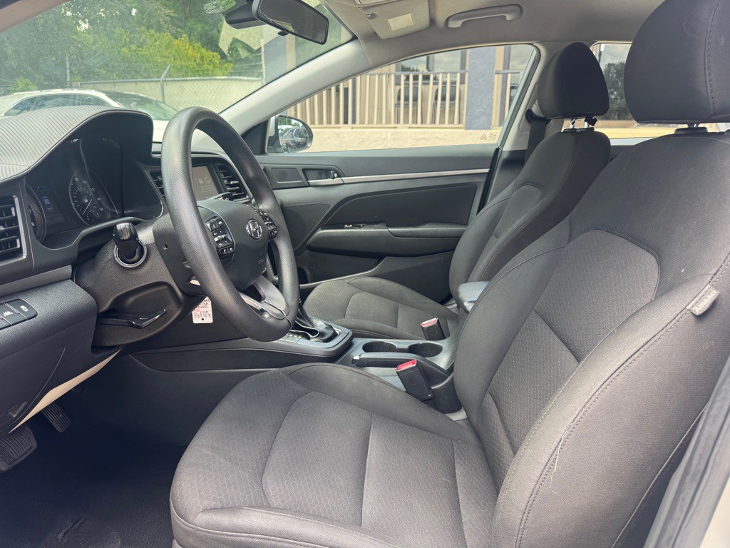 2020 Hyundai Elantra Image 9