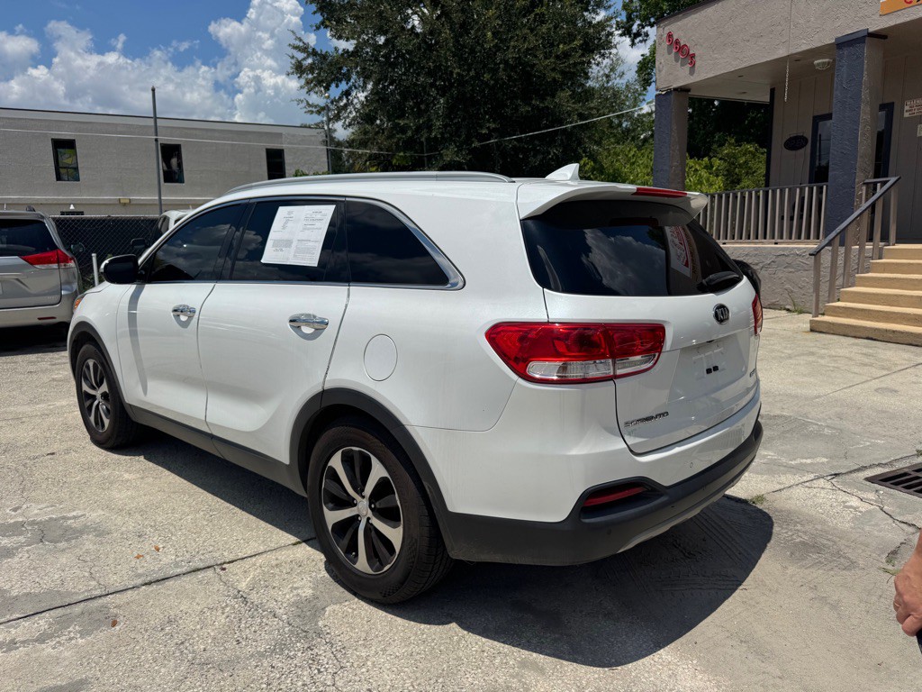 2016 Kia Sorento Image 2