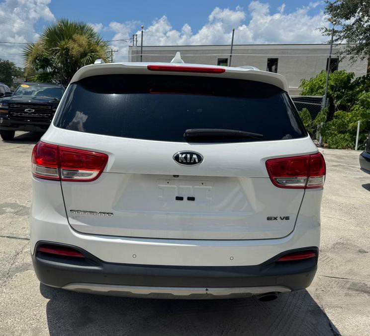 2016 Kia Sorento Image 3