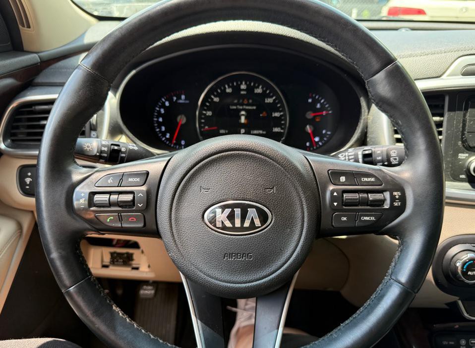 2016 Kia Sorento Image 6