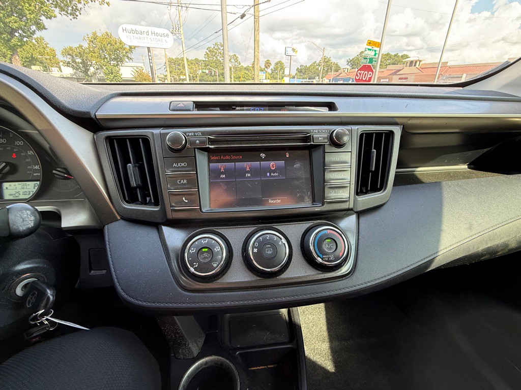 2015 Toyota Rav4 Image 8