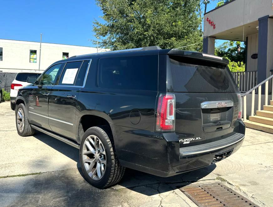 2017 GMC Yukon Image 2