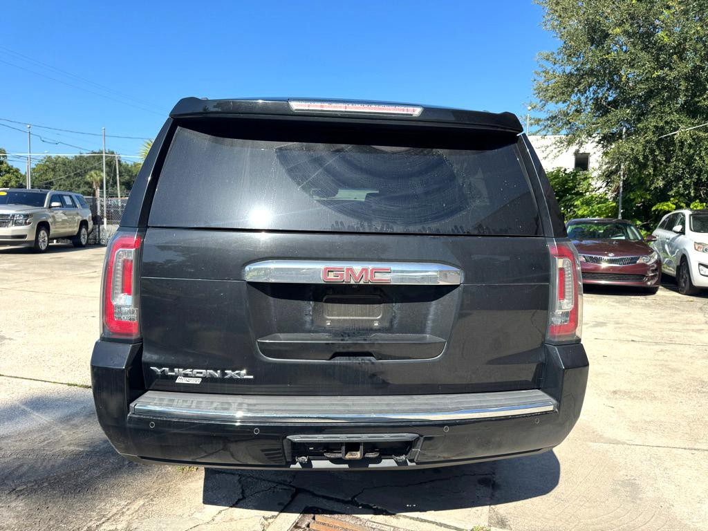 2017 GMC Yukon Image 3