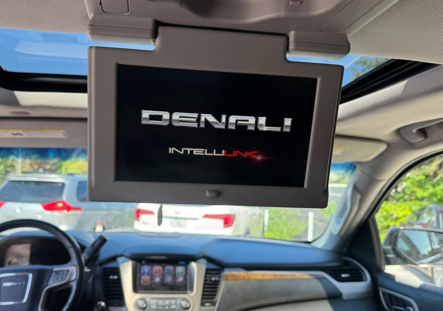 2017 GMC Yukon Image 10