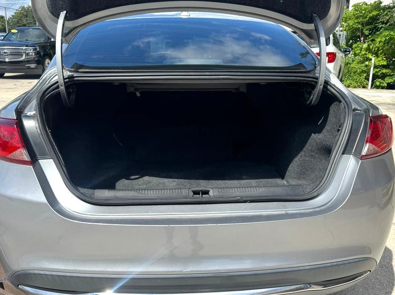 2015 Chrysler 200 Image 13