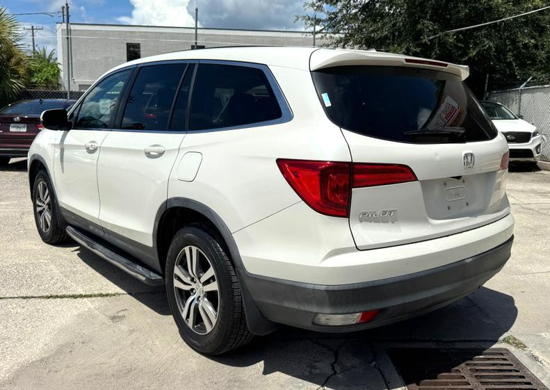 2017 Honda Pilot Image 2