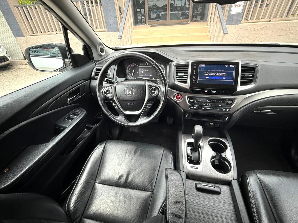 2017 Honda Pilot Image 12