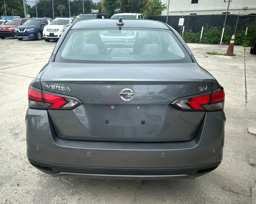 2021 Nissan Versa Image 3