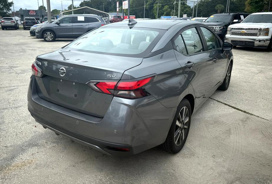 2021 Nissan Versa Image 4