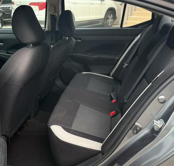 2021 Nissan Versa Image 9