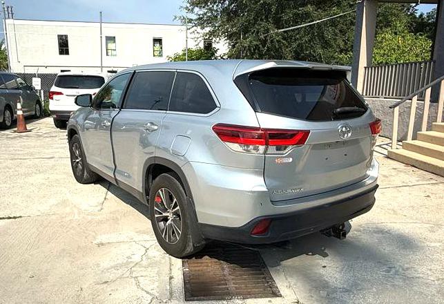 2019 Toyota Highlander Image 2