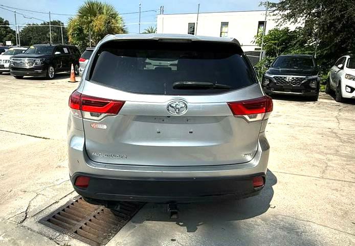 2019 Toyota Highlander Image 3