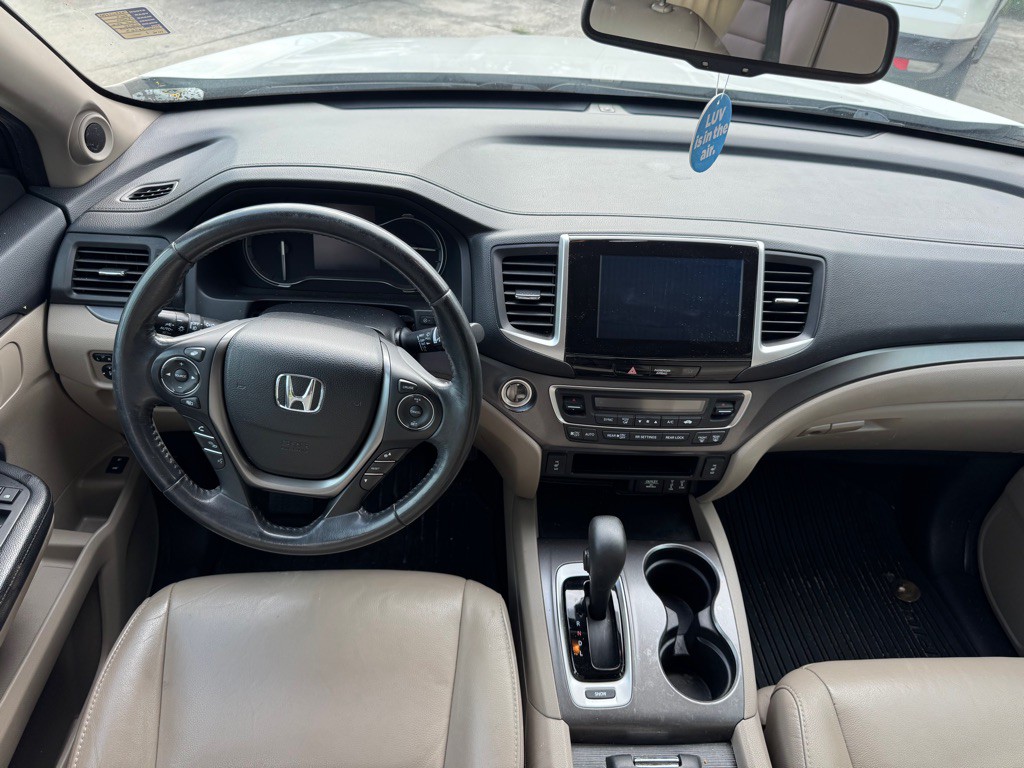 2017 Honda Pilot Image 9