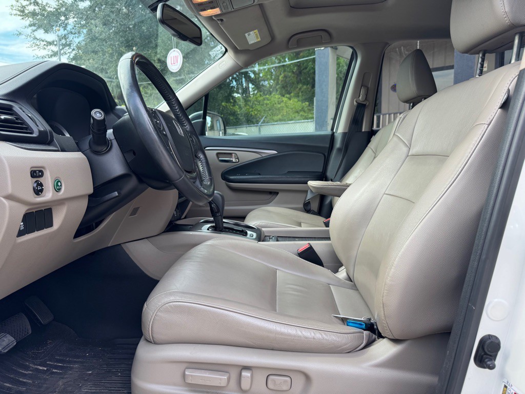 2017 Honda Pilot Image 10