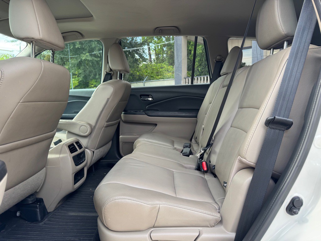 2017 Honda Pilot Image 11
