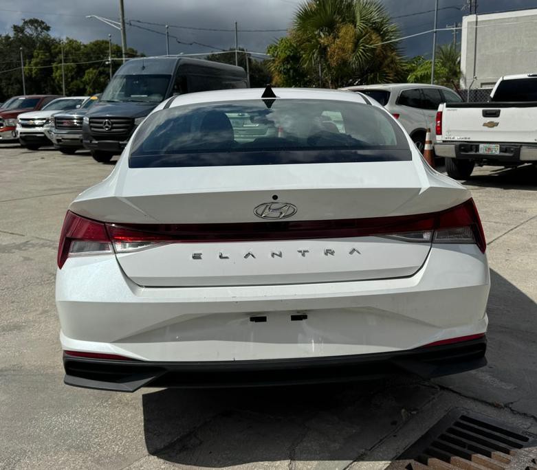2021 Hyundai Elantra Image 5