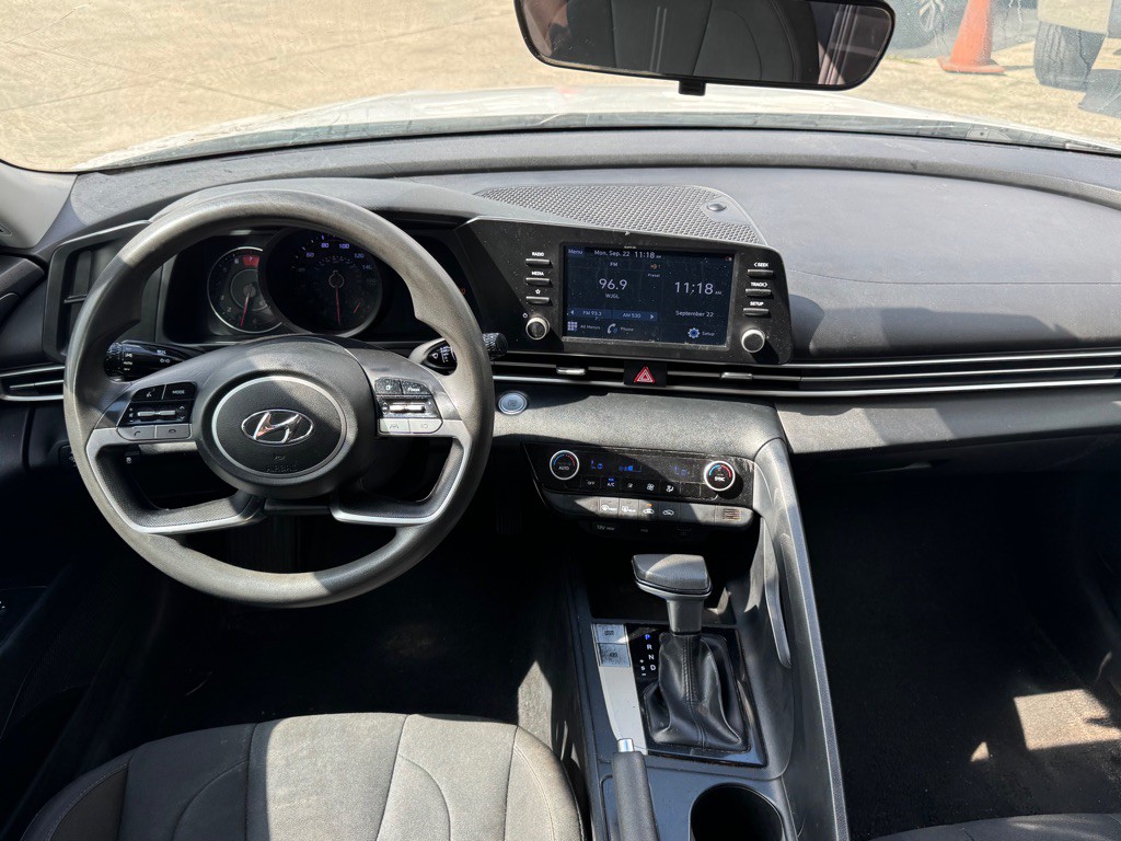 2021 Hyundai Elantra Image 9