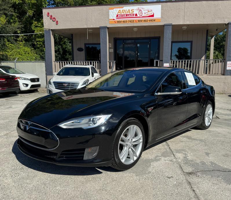 2014 Tesla Model S Image 1