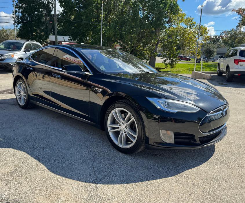 2014 Tesla Model S Image 4
